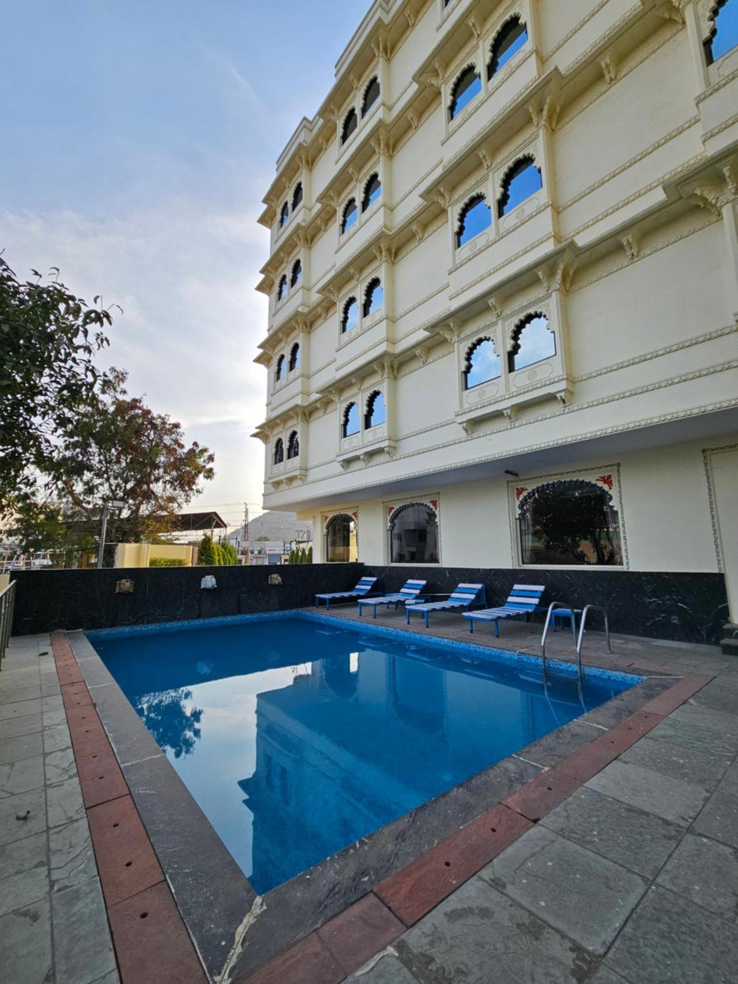 Hotel Riddhi Inn Udaipur Buitenkant foto