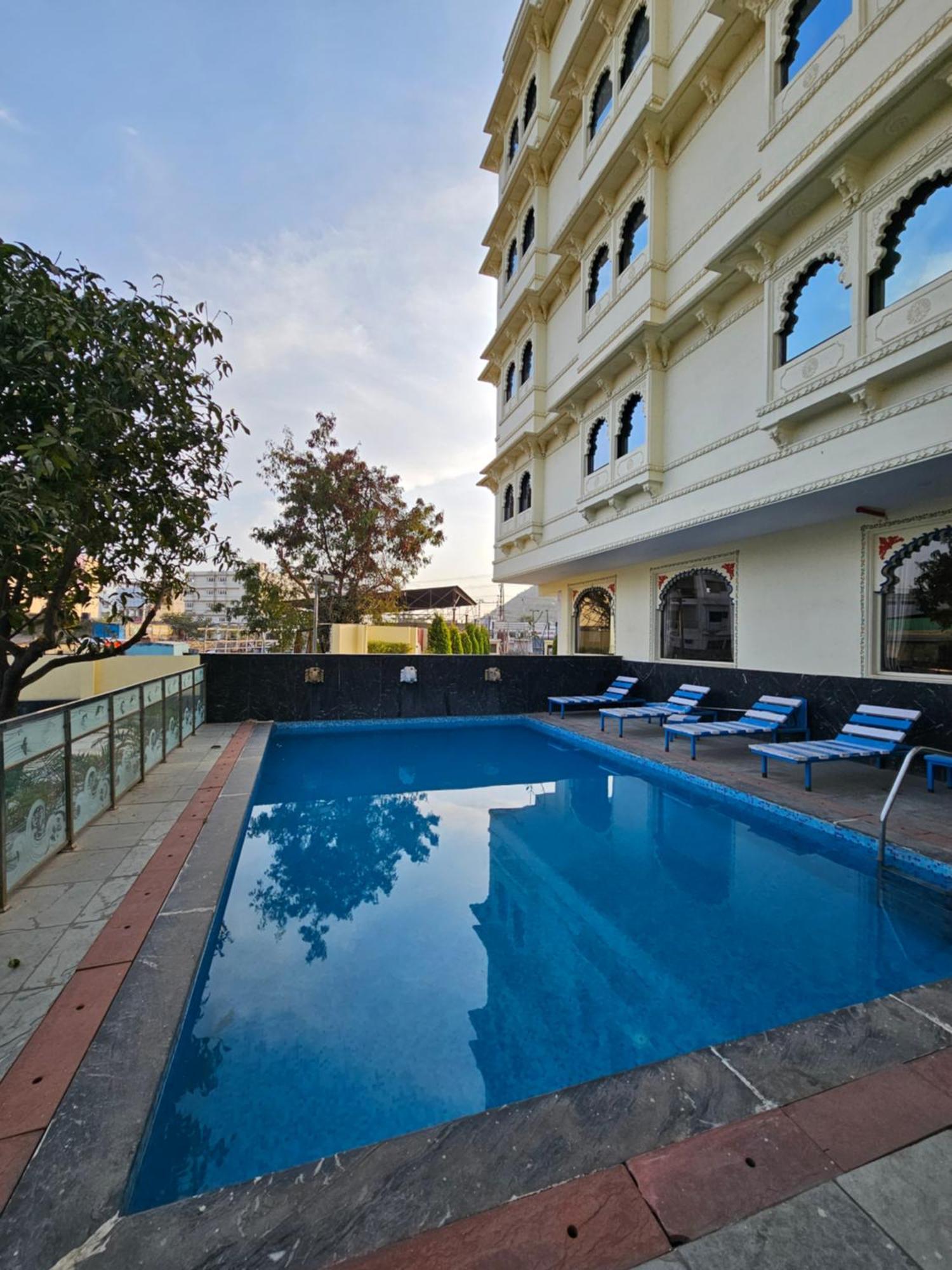 Hotel Riddhi Inn Udaipur Buitenkant foto