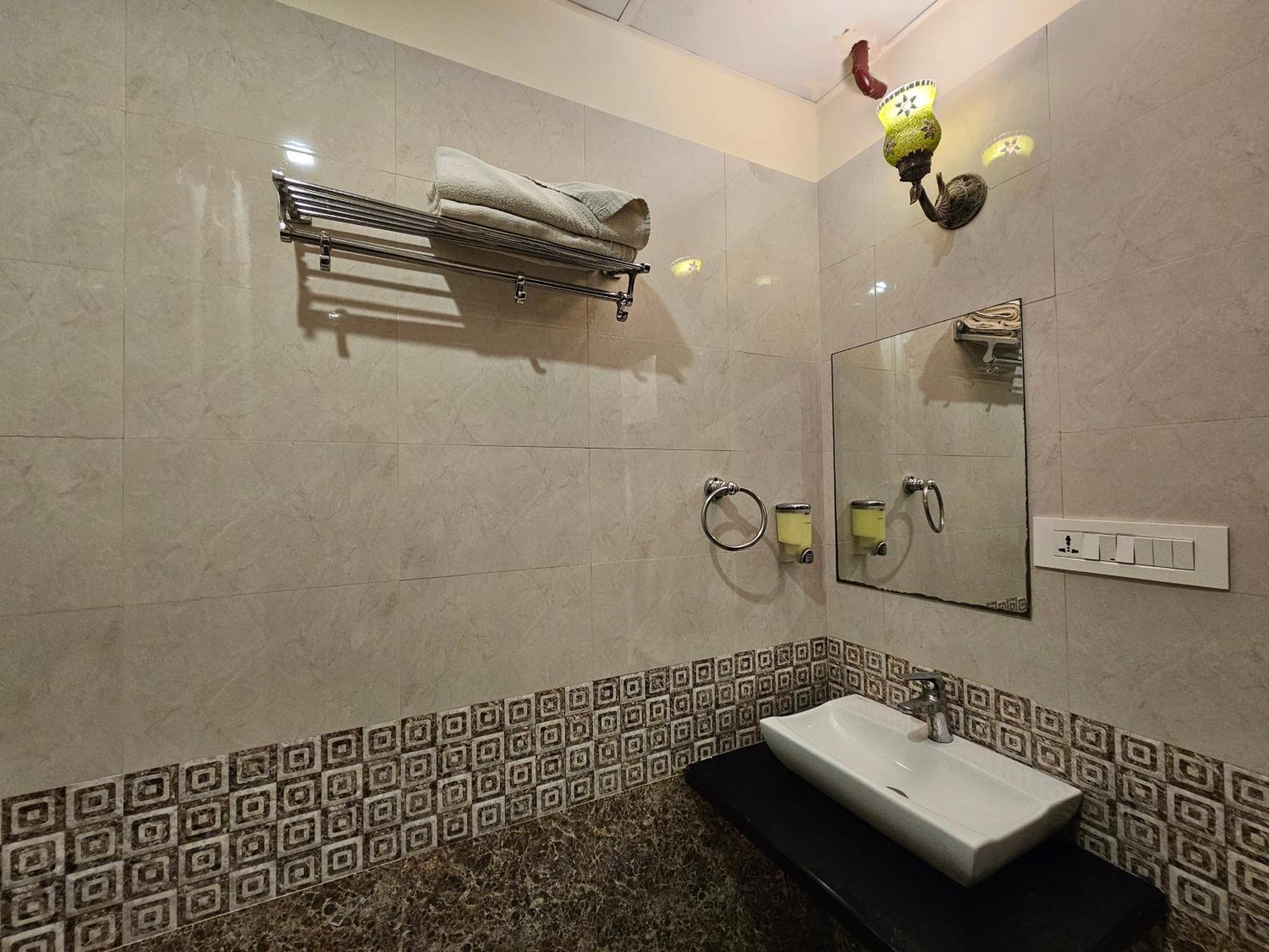 Hotel Riddhi Inn Udaipur Buitenkant foto