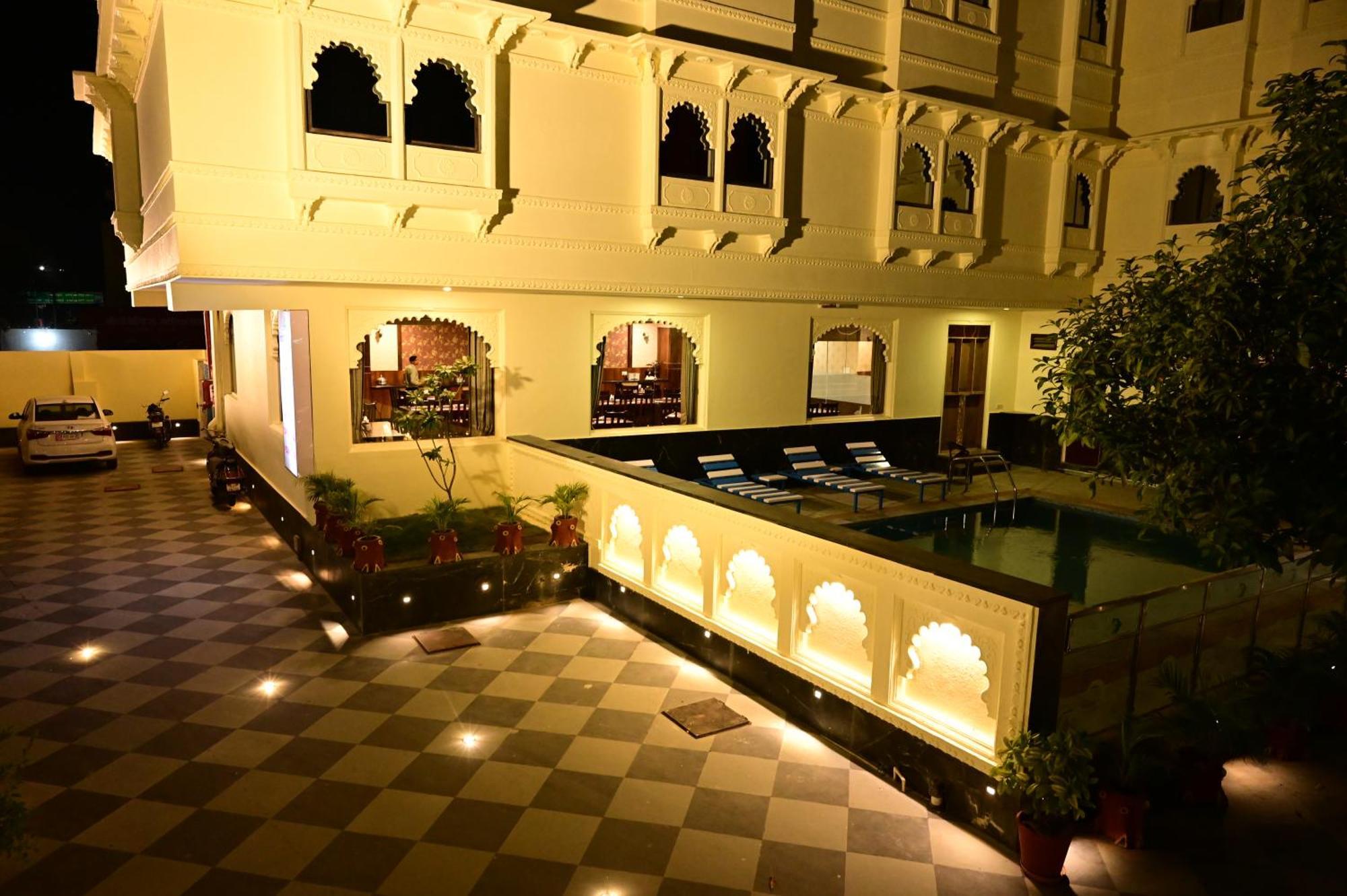 Hotel Riddhi Inn Udaipur Buitenkant foto