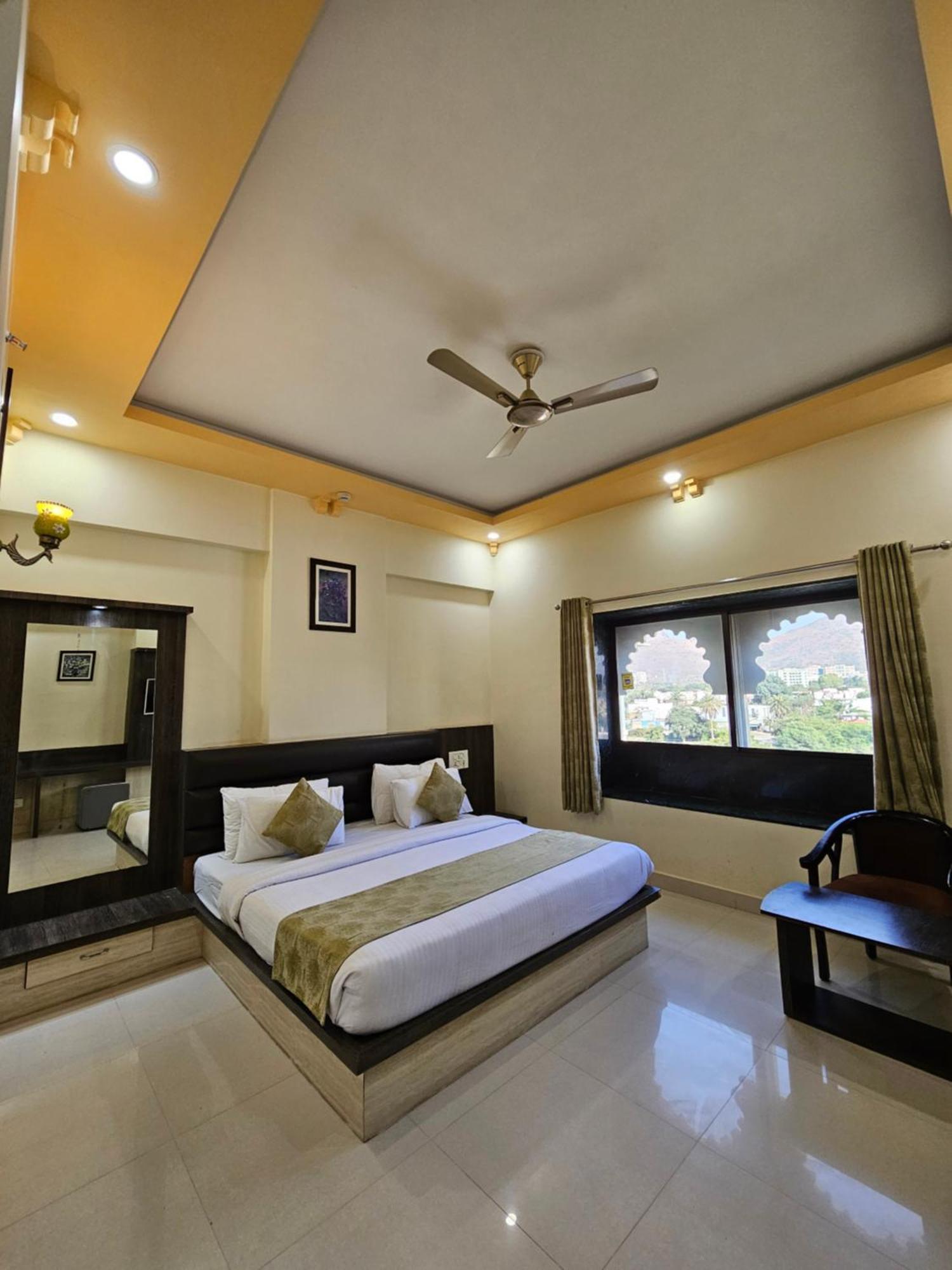 Hotel Riddhi Inn Udaipur Buitenkant foto
